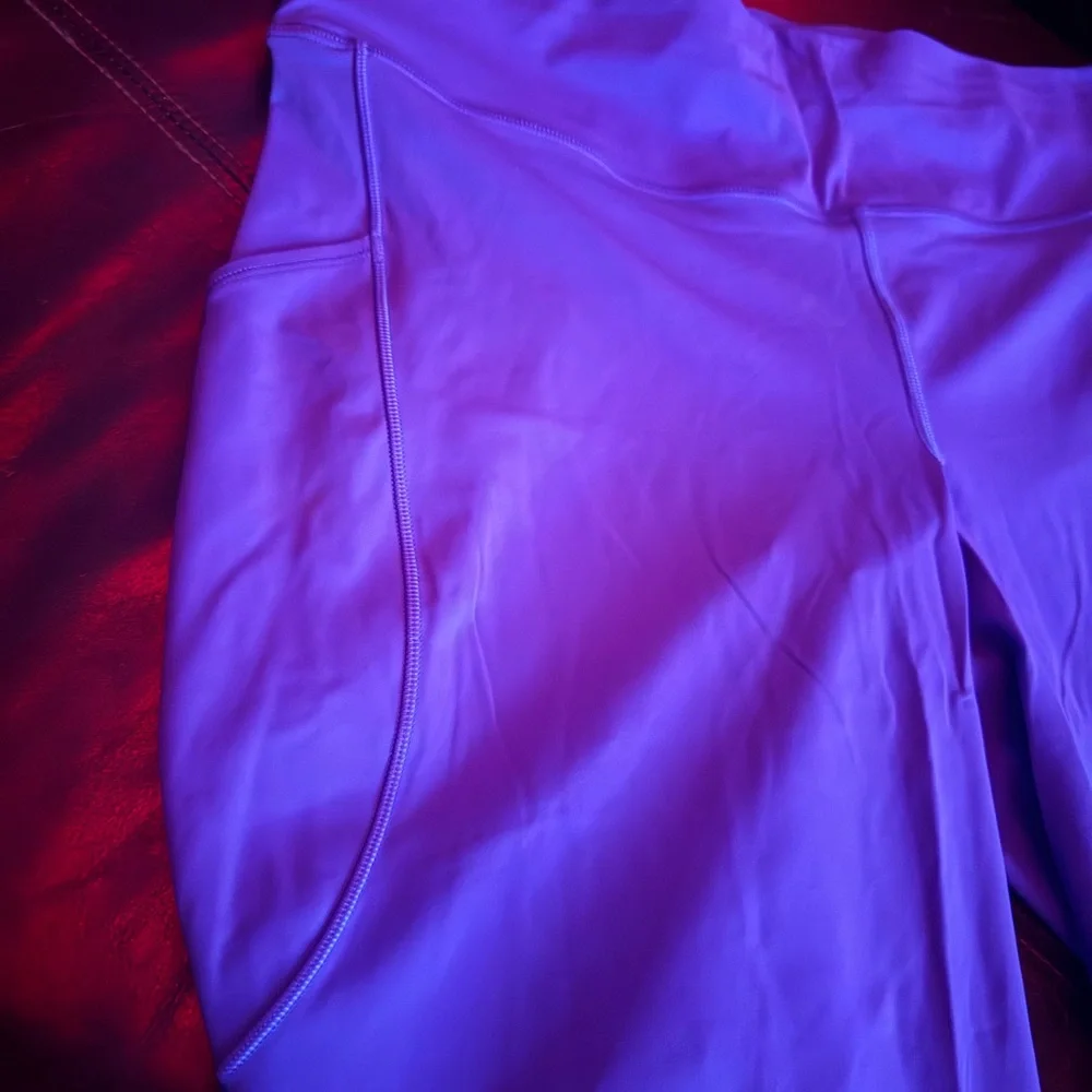 LuLuLemon Wunder Train Leggings 16 - Picture 2 of 4